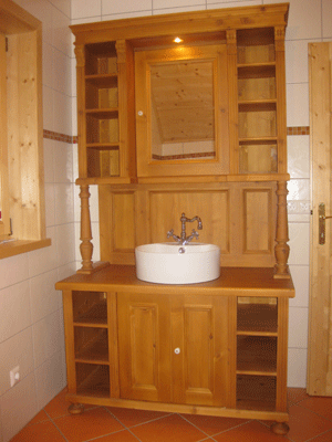 maßgefertigtes Badmöbel aus Altholz Fichte, kpl. Haus in Österreich wurde mit diesem Holz eingerichtet